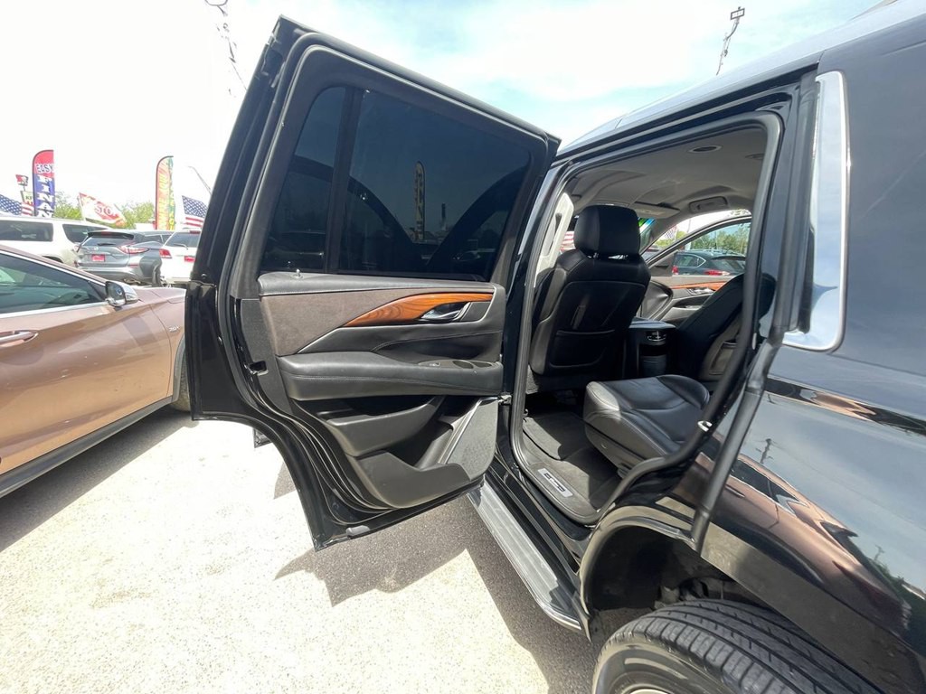 2016 Cadillac Escalade Image 16