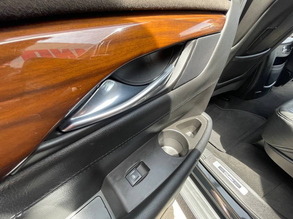 2016 Cadillac Escalade Image 17