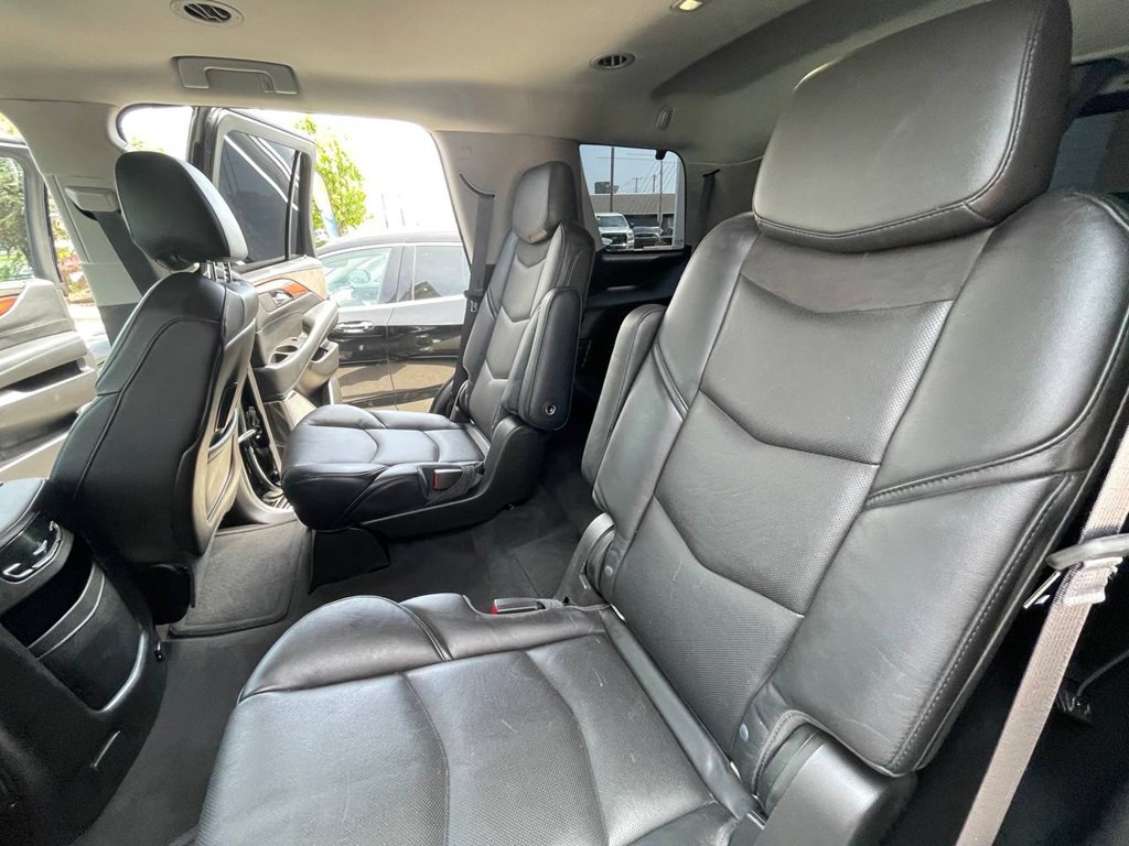 2016 Cadillac Escalade Image 18