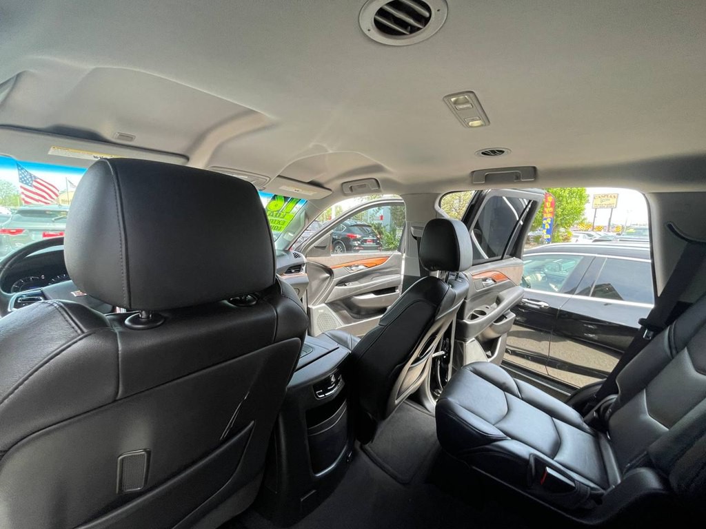 2016 Cadillac Escalade Image 21