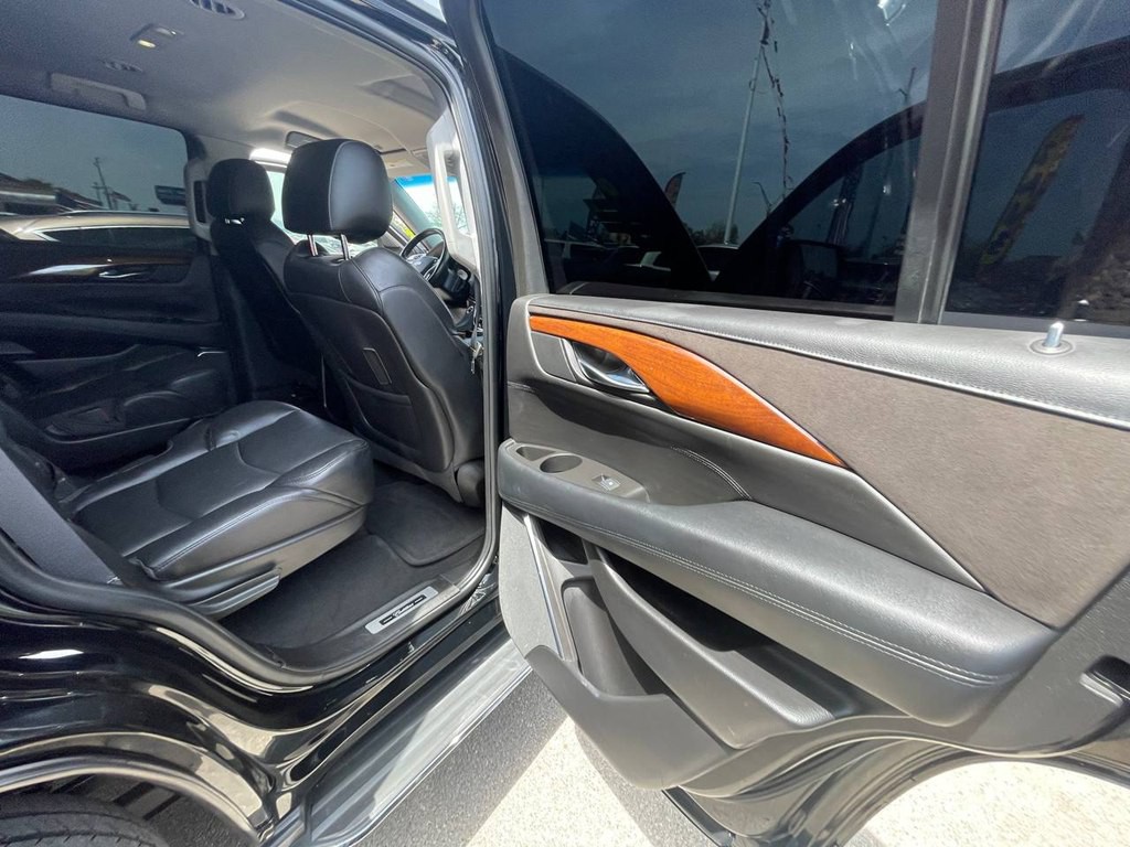 2016 Cadillac Escalade Image 22