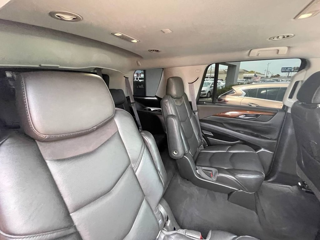 2016 Cadillac Escalade Image 26