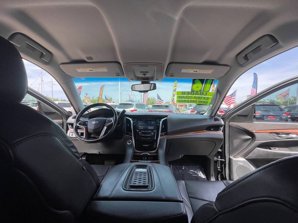 2016 Cadillac Escalade Image 29