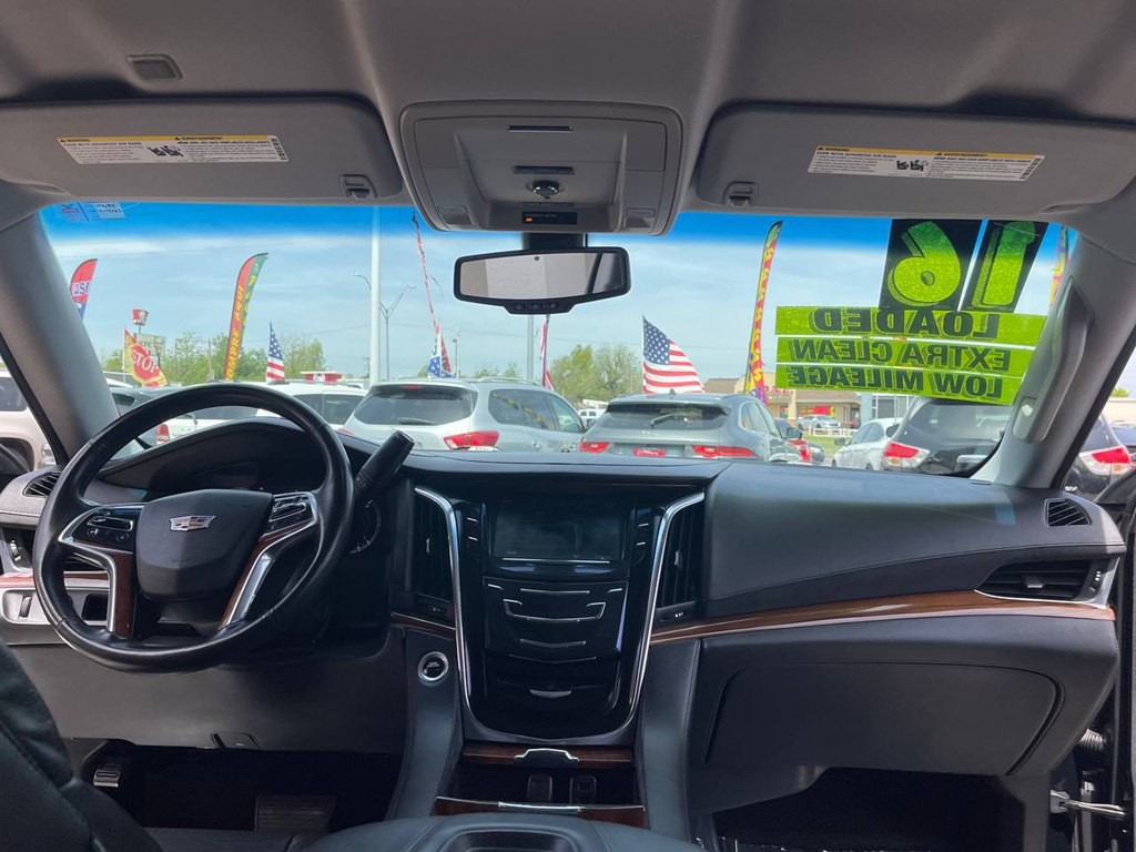 2016 Cadillac Escalade Image 30