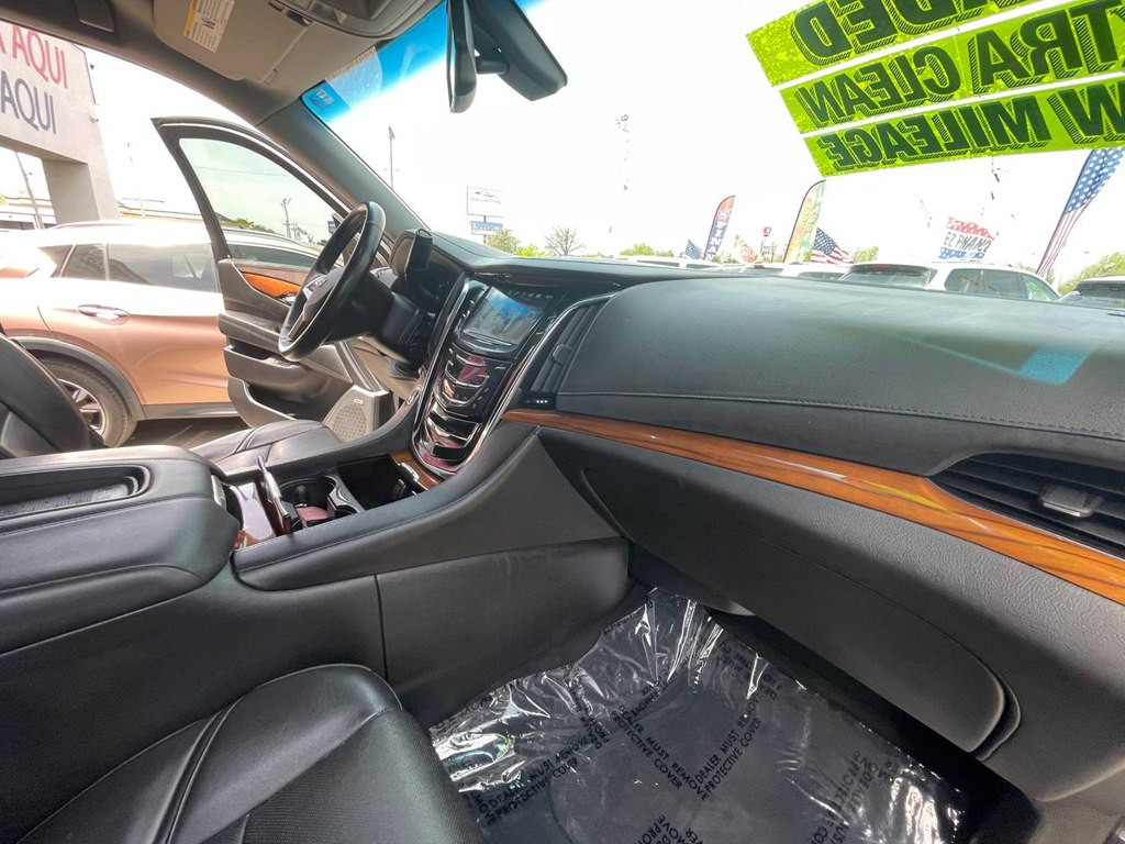 2016 Cadillac Escalade Image 35