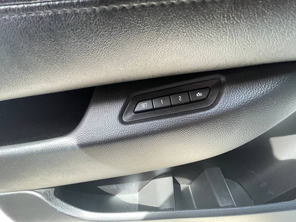 2016 Cadillac Escalade Image 39