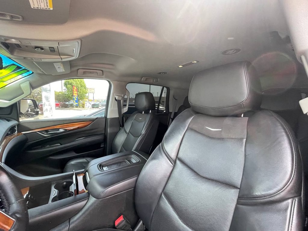 2016 Cadillac Escalade Image 41