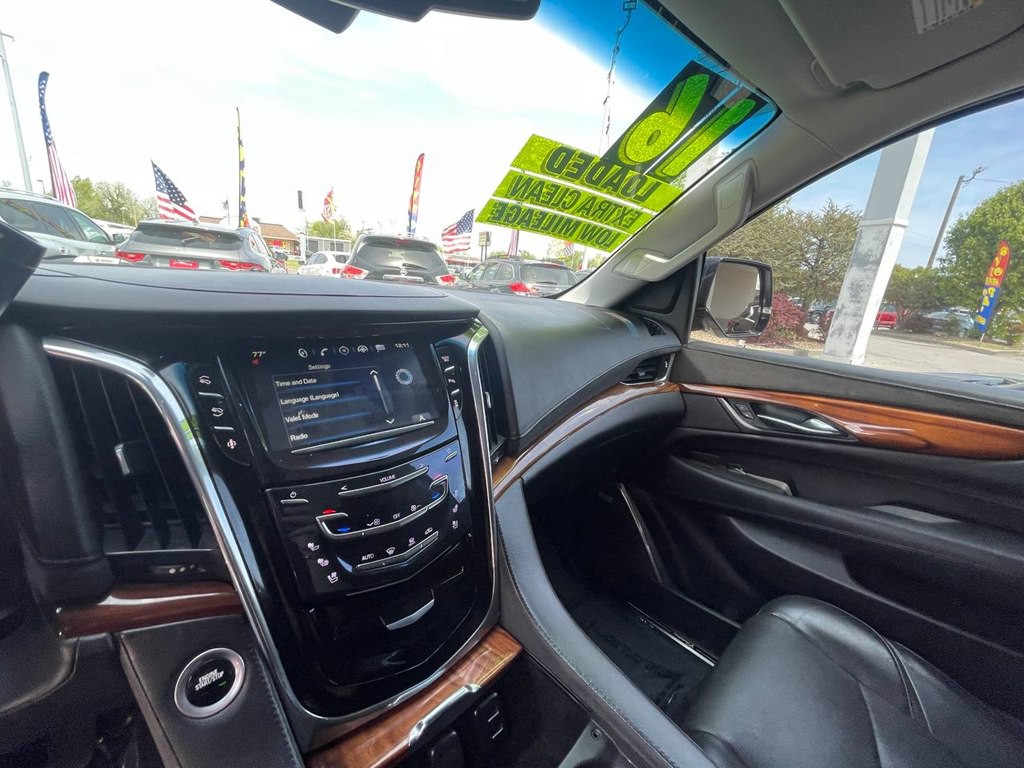 2016 Cadillac Escalade Image 42