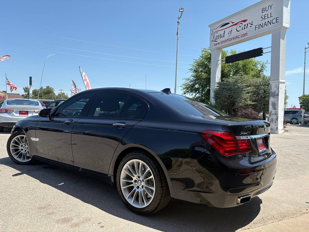 2015 BMW 7 Series Image 2