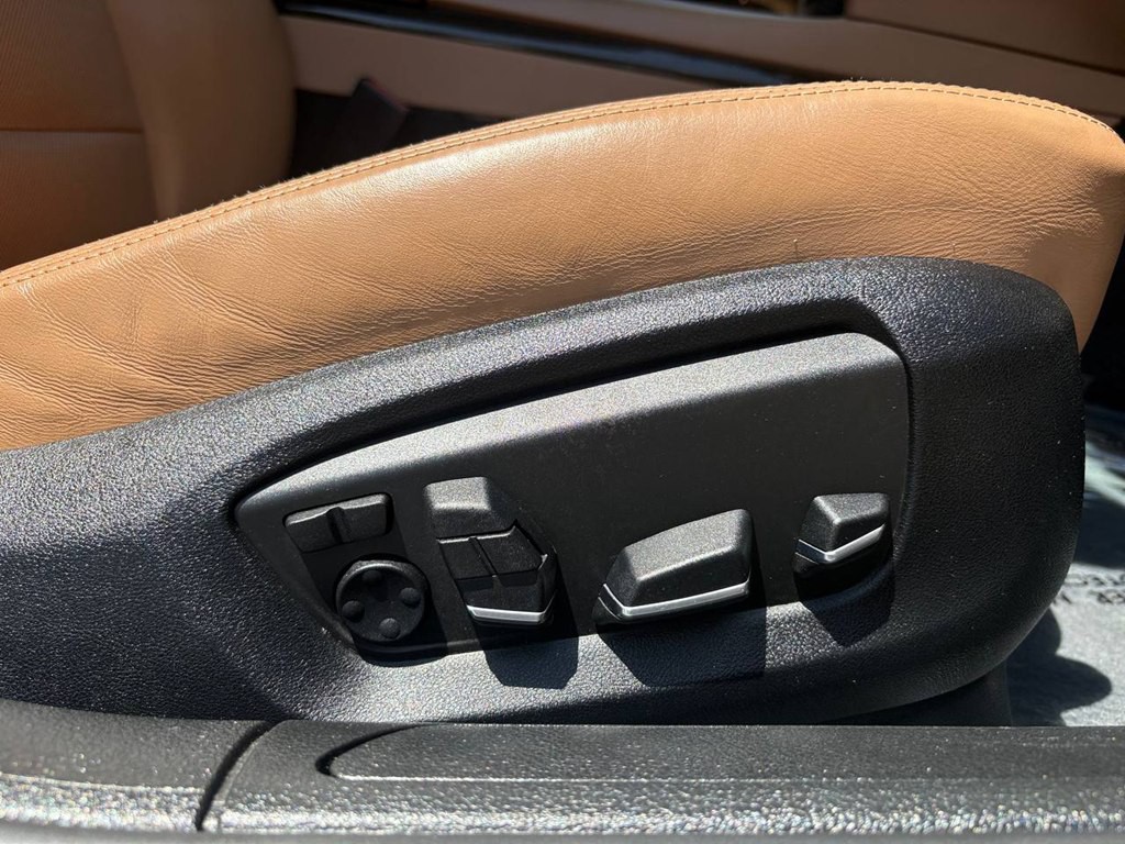 2015 BMW 7 Series Image 9