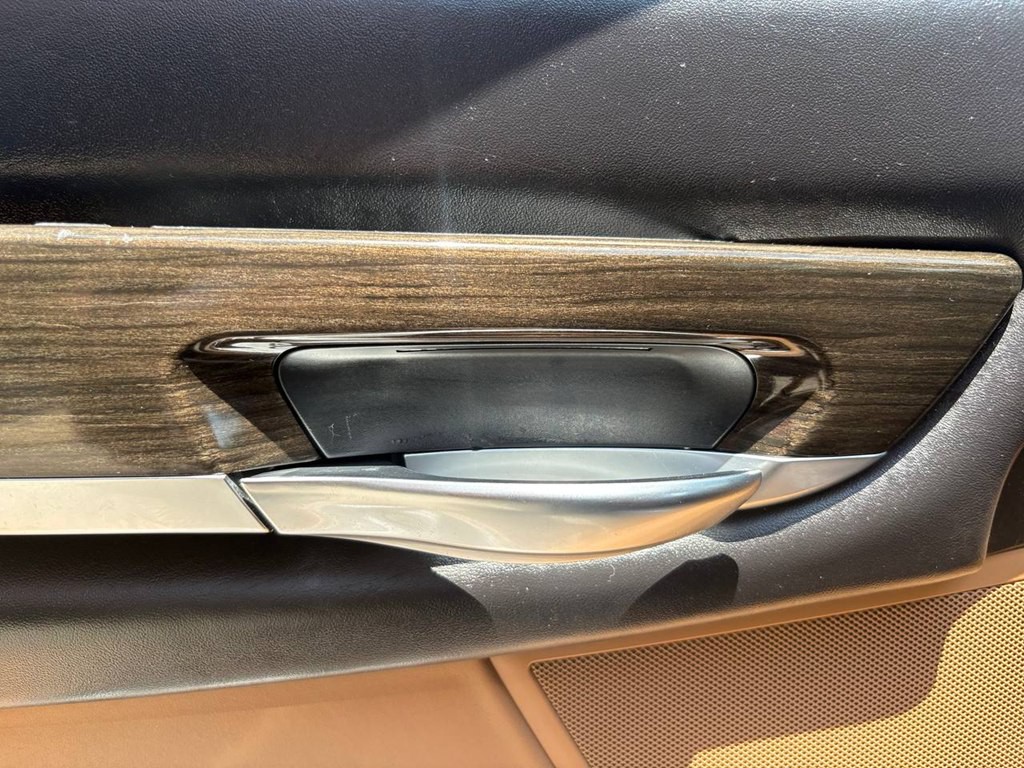 2015 BMW 7 Series Image 19