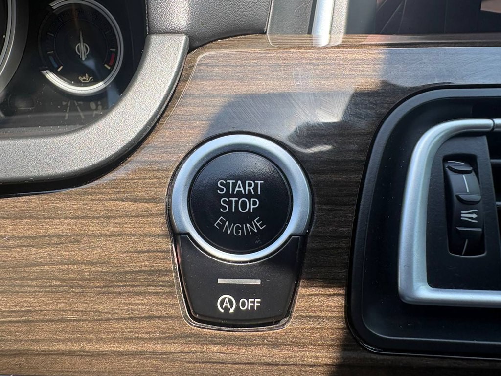 2015 BMW 7 Series Image 24