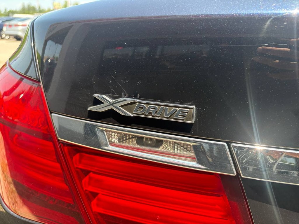 2015 BMW 7 Series Image 40