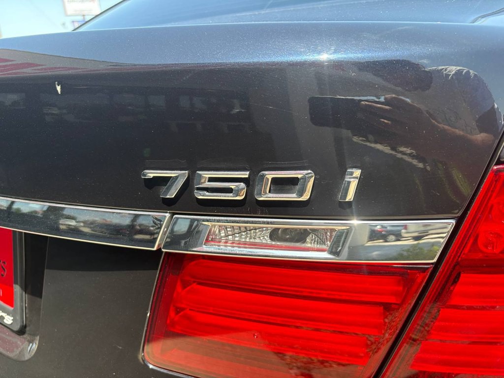 2015 BMW 7 Series Image 41