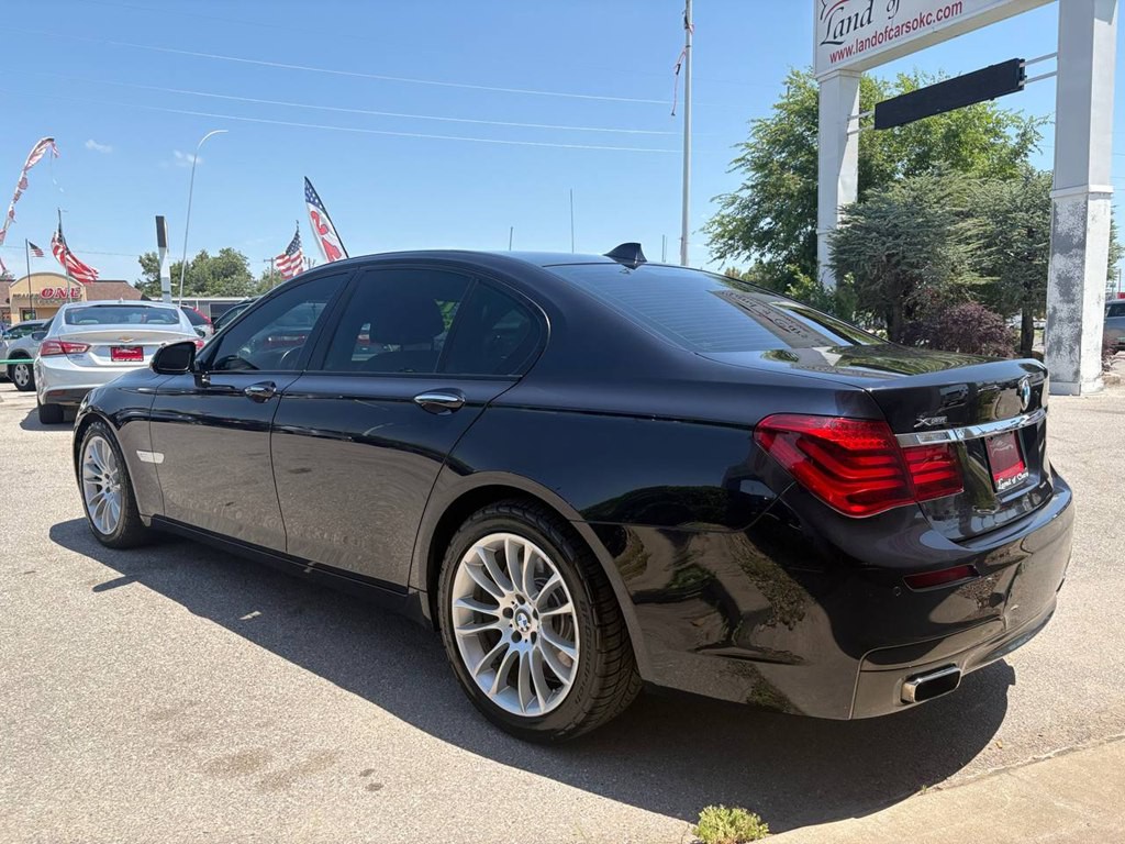 2015 BMW 7 Series Image 45