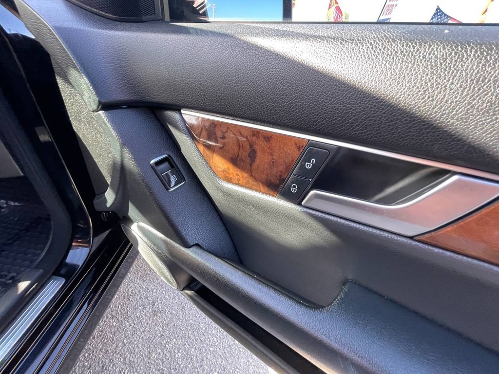 2013 Mercedes-Benz C-Class Image 19