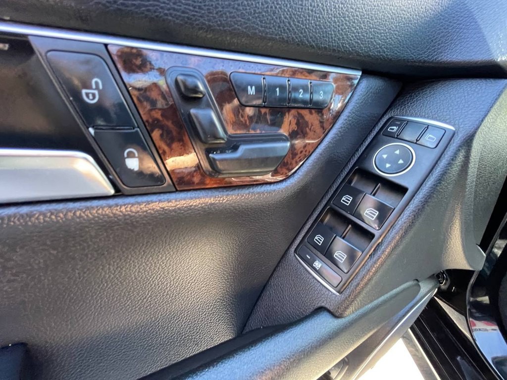 2013 Mercedes-Benz C-Class Image 24