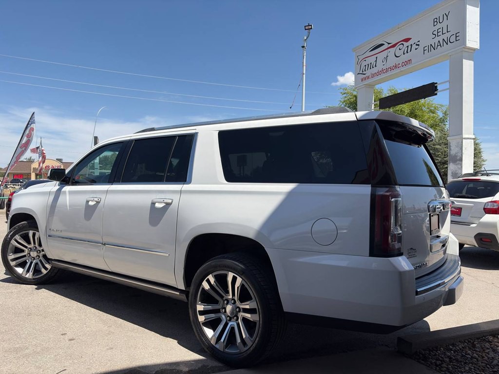 2017 GMC Yukon Image 2