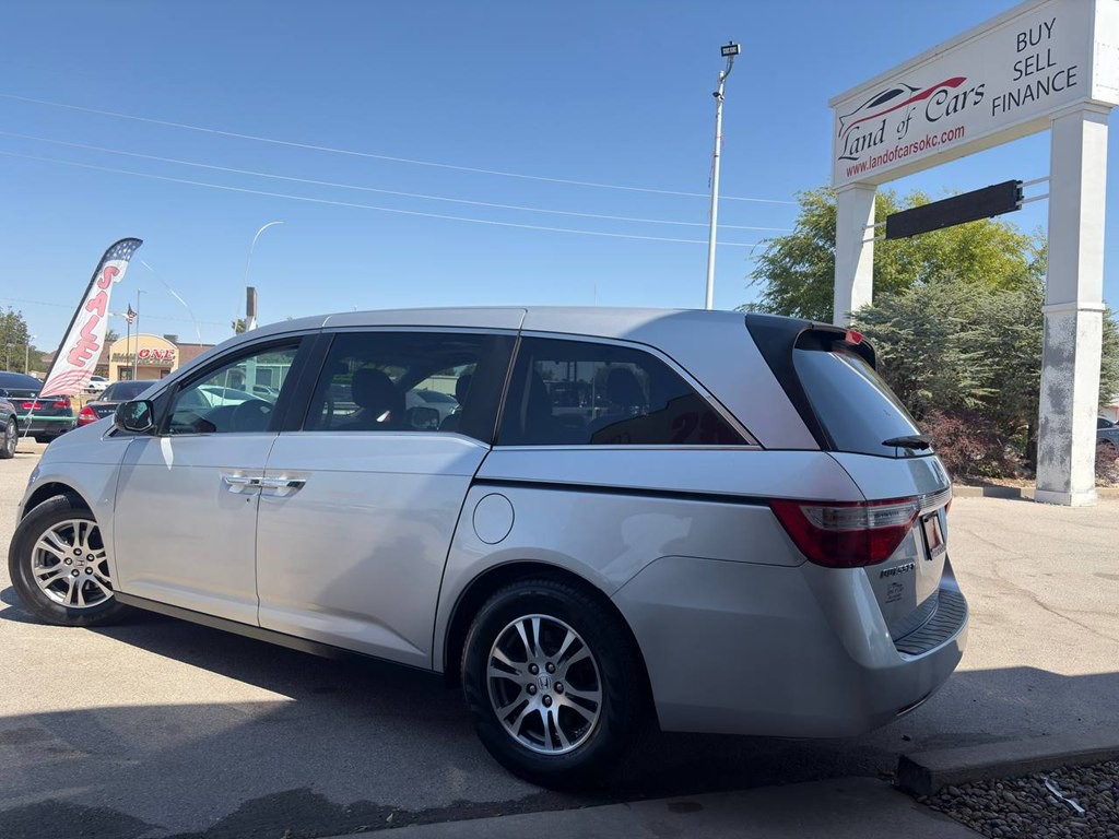 2012 Honda Odyssey Image 2