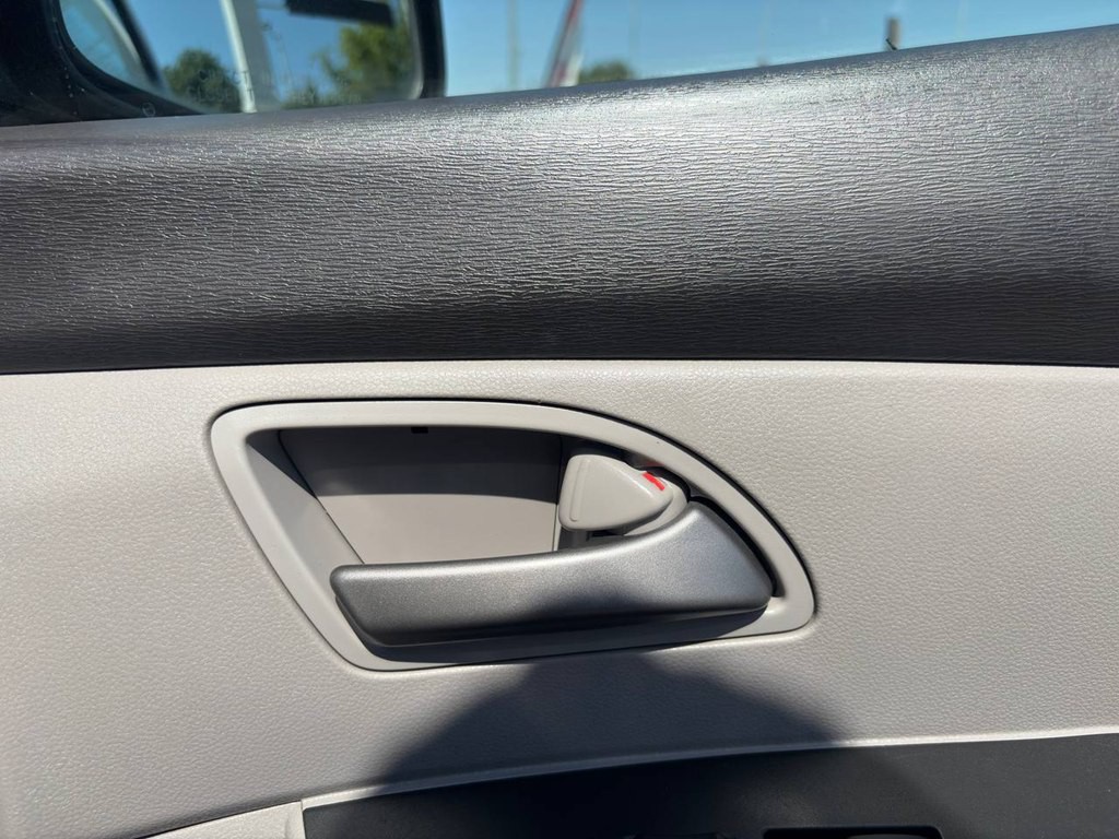 2012 Honda Odyssey Image 6