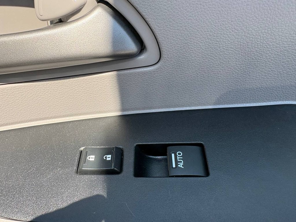 2012 Honda Odyssey Image 7