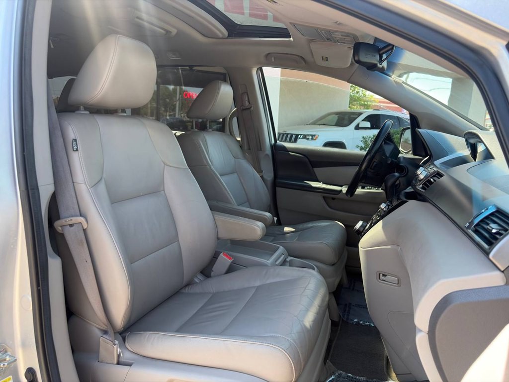 2012 Honda Odyssey Image 9