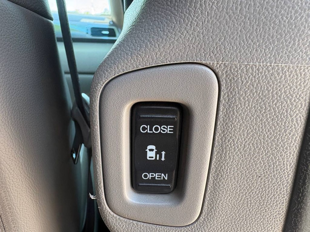 2012 Honda Odyssey Image 11