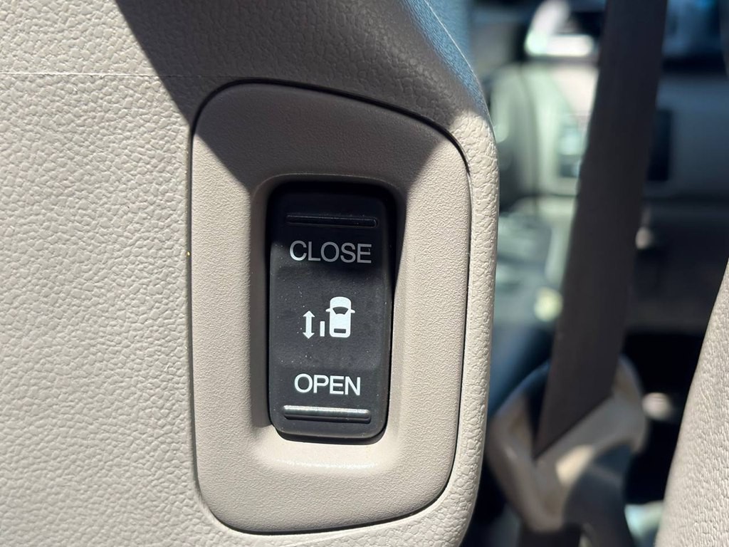 2012 Honda Odyssey Image 15