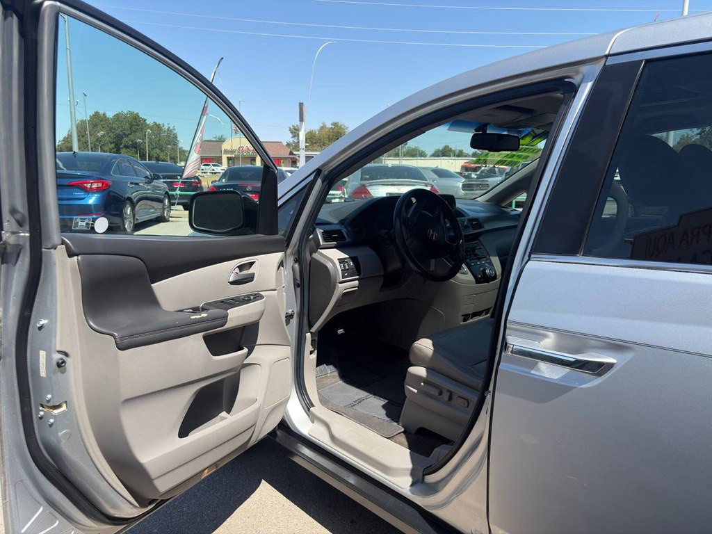 2012 Honda Odyssey Image 16