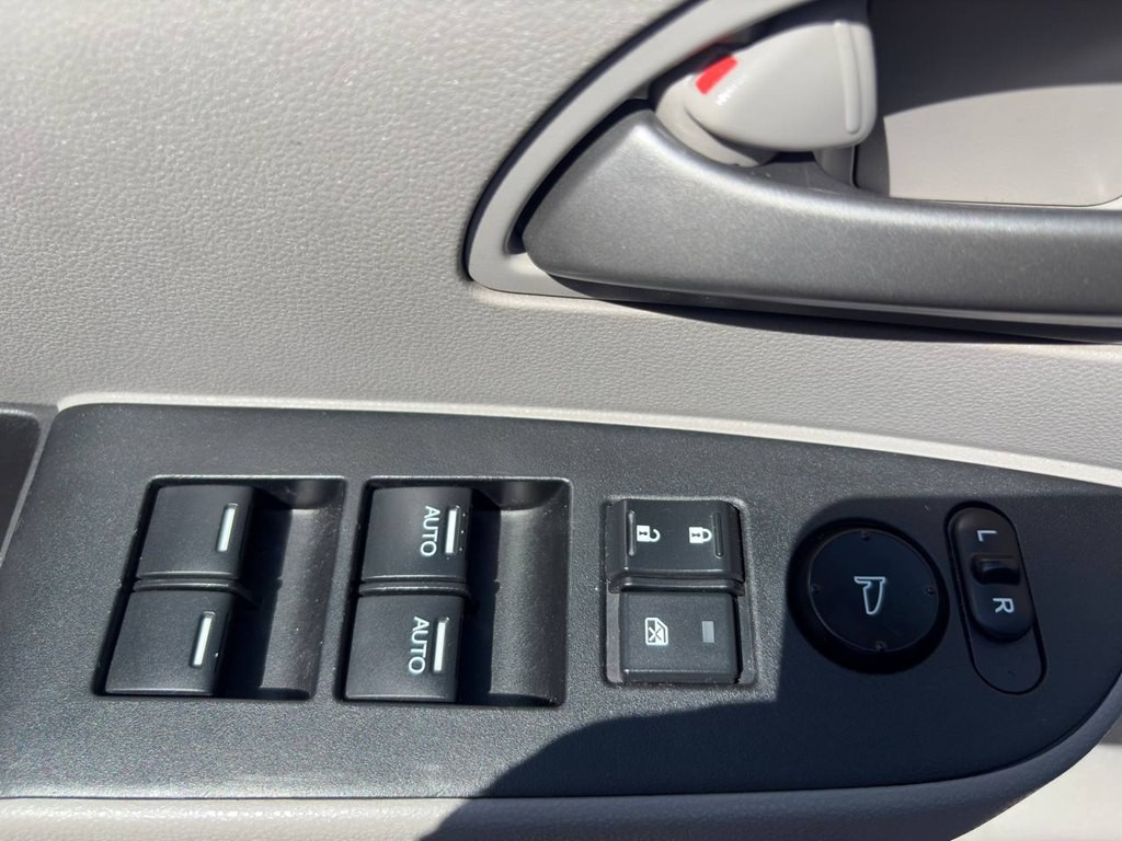 2012 Honda Odyssey Image 18