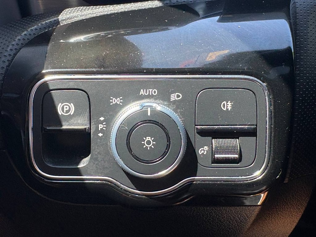 2021 Mercedes-Benz CLA-Class Image 23