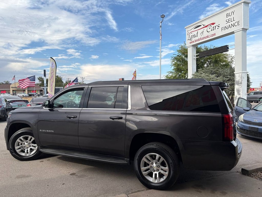 2015 Chevrolet Suburban Image 2