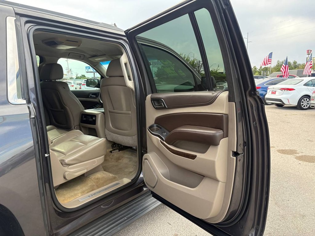 2015 Chevrolet Suburban Image 9