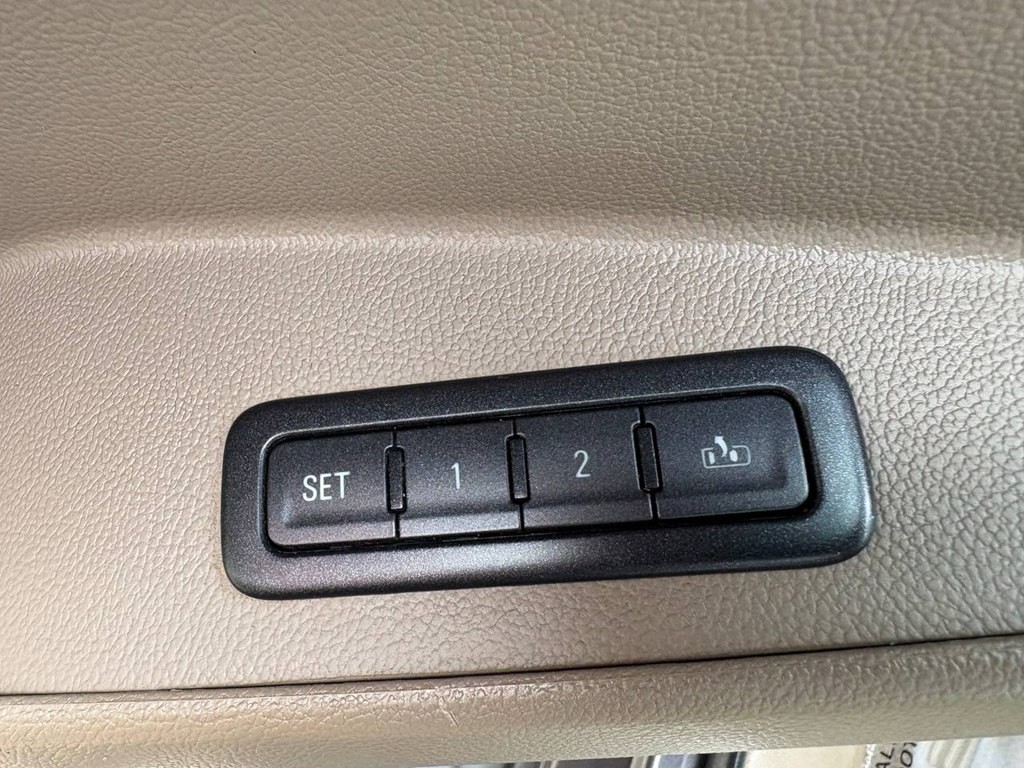 2015 Chevrolet Suburban Image 18