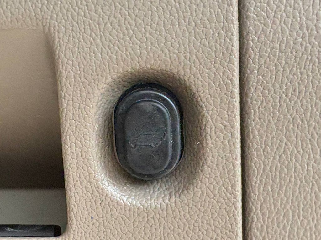 2015 Chevrolet Suburban Image 40