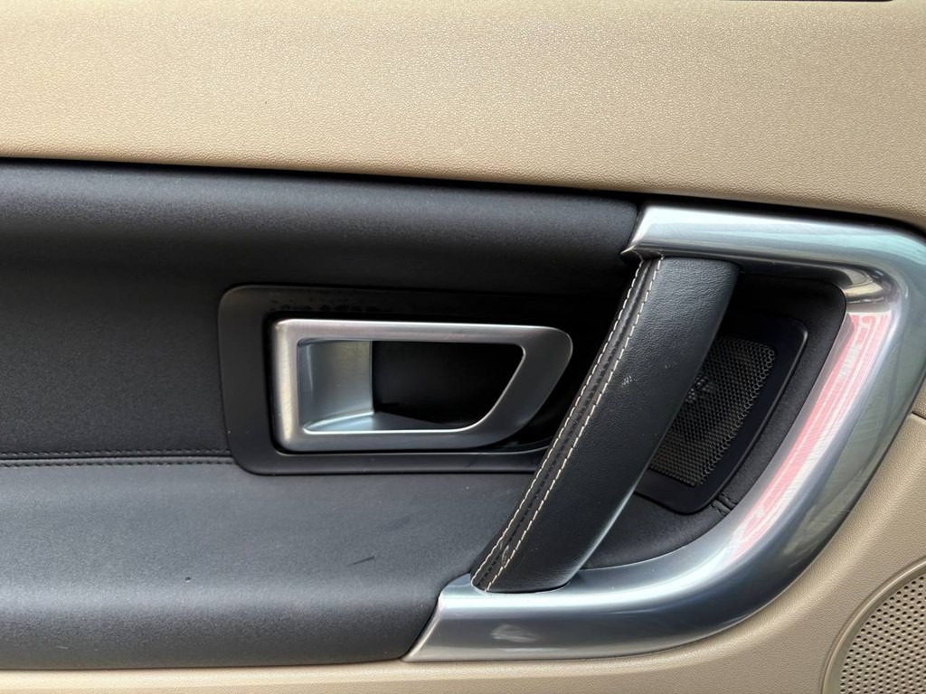2016 Land Rover Discovery Sport Image 15
