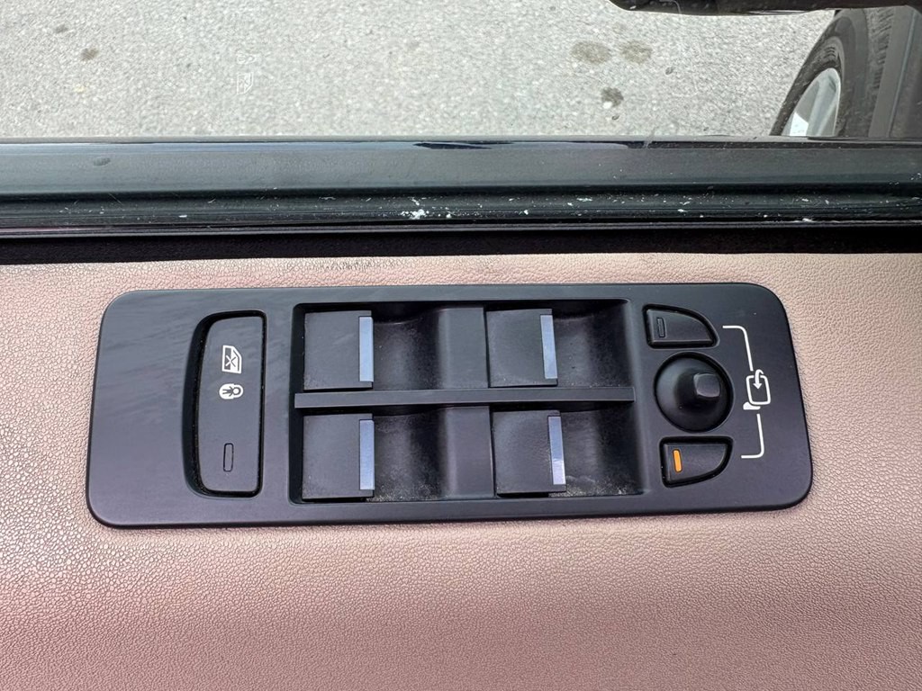 2016 Land Rover Discovery Sport Image 17