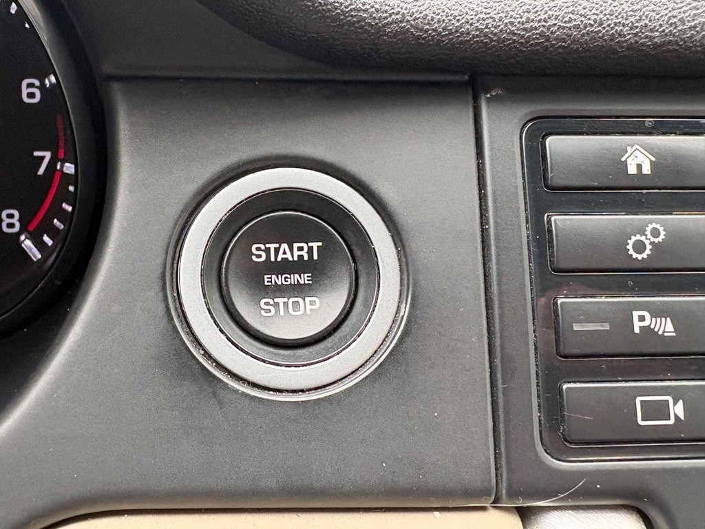2016 Land Rover Discovery Sport Image 20