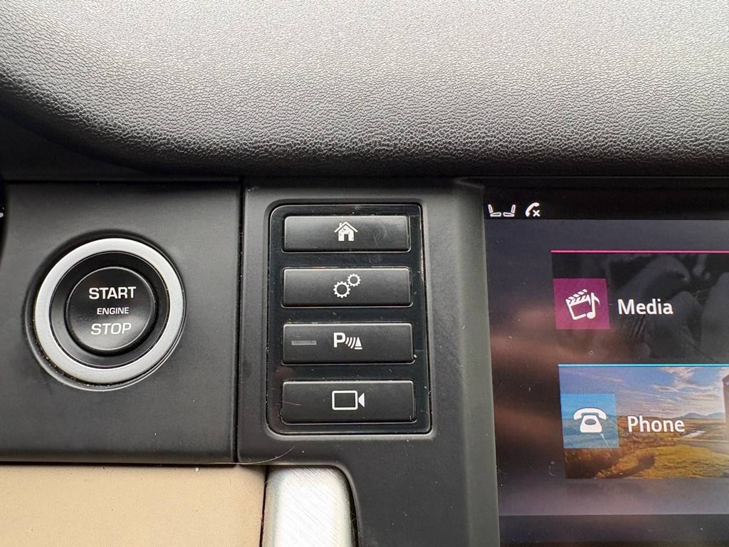 2016 Land Rover Discovery Sport Image 27