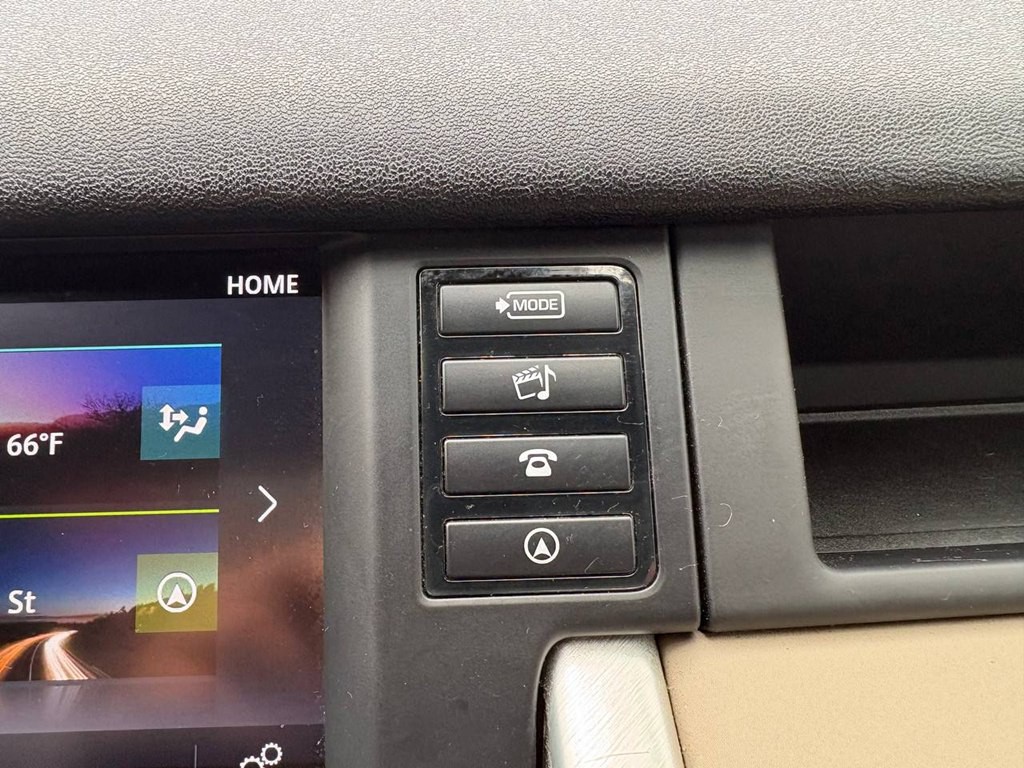 2016 Land Rover Discovery Sport Image 28