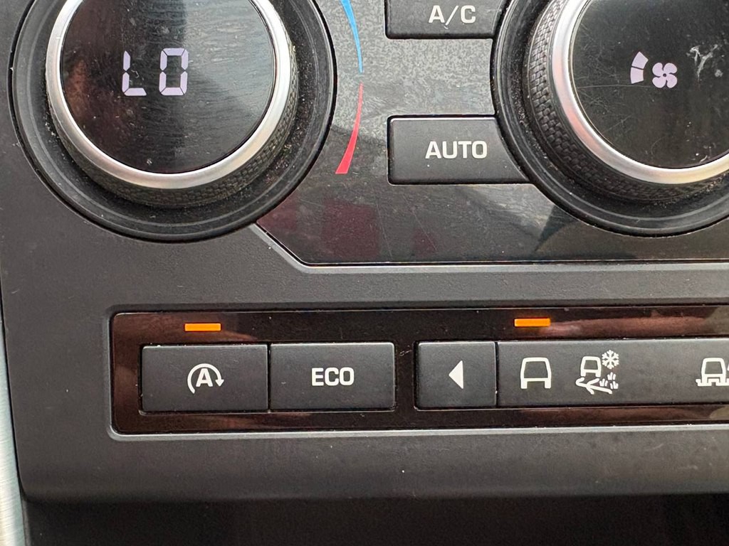2016 Land Rover Discovery Sport Image 31