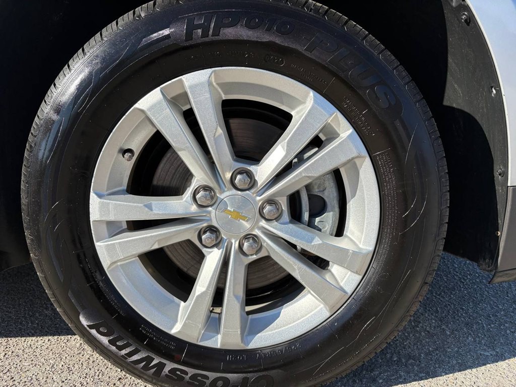 2017 Chevrolet Equinox Image 32