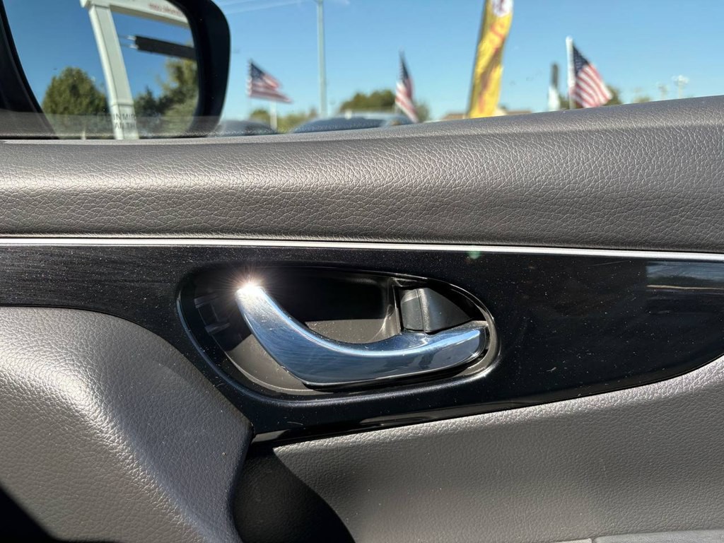 2019 Nissan Rogue Image 6
