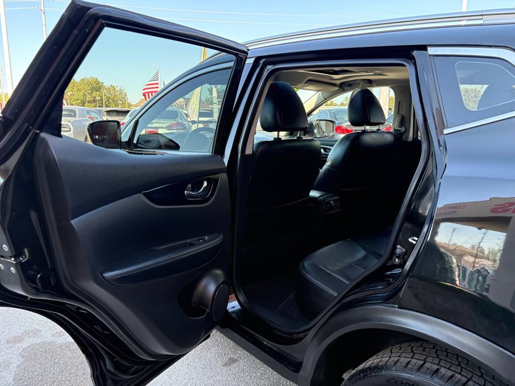 2019 Nissan Rogue Image 12