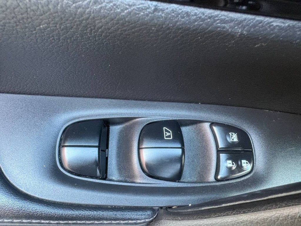 2019 Nissan Rogue Image 17