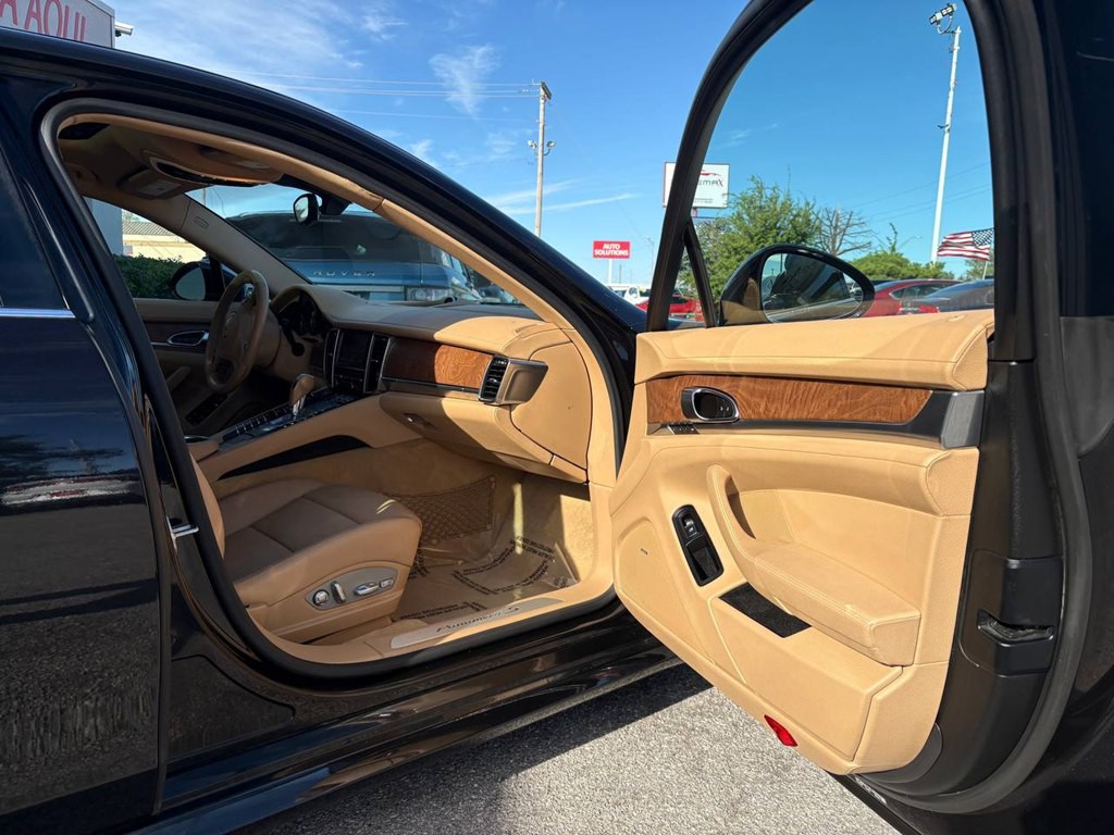 2014 Porsche Panamera Image 5