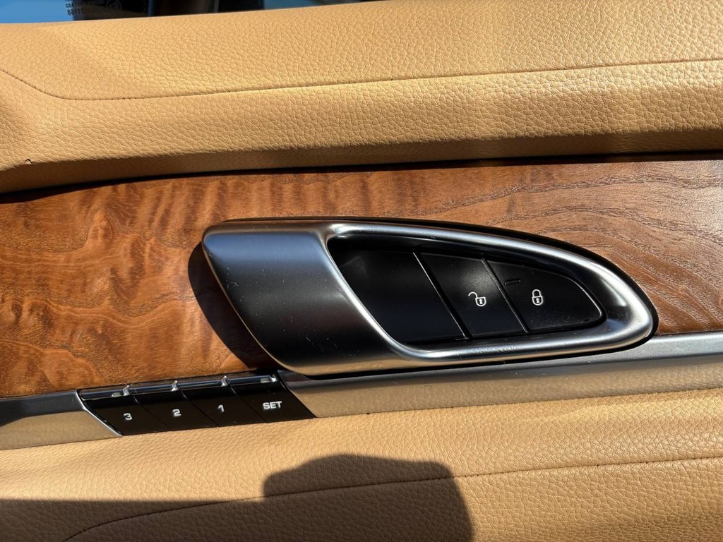 2014 Porsche Panamera Image 6