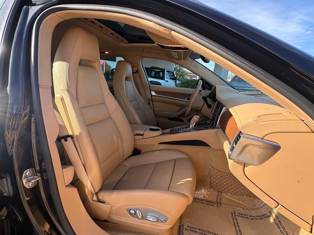 2014 Porsche Panamera Image 11