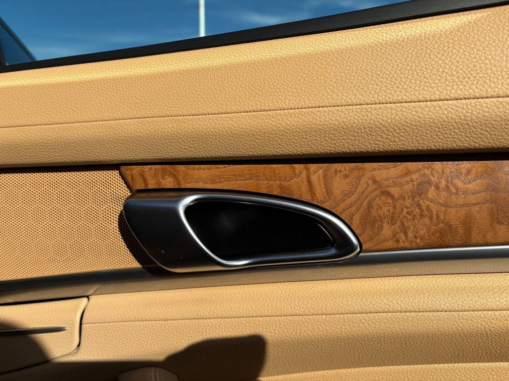 2014 Porsche Panamera Image 13