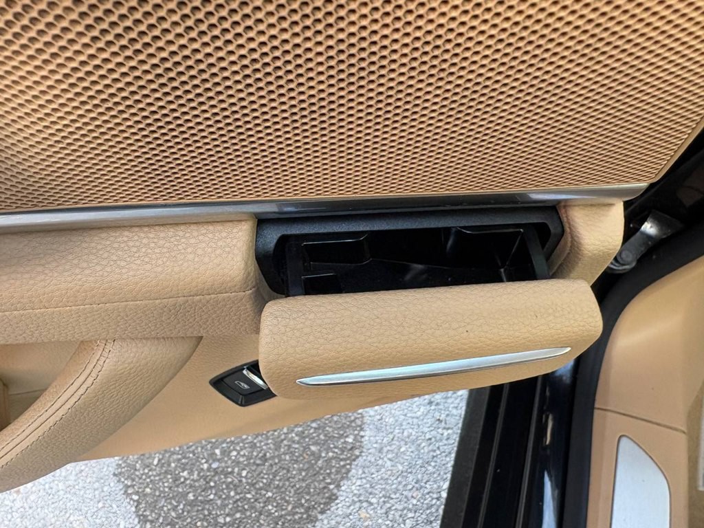 2014 Porsche Panamera Image 18